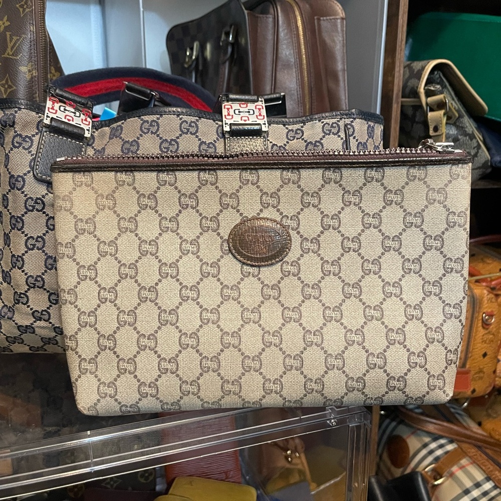 Gucci cosmetic Pouch